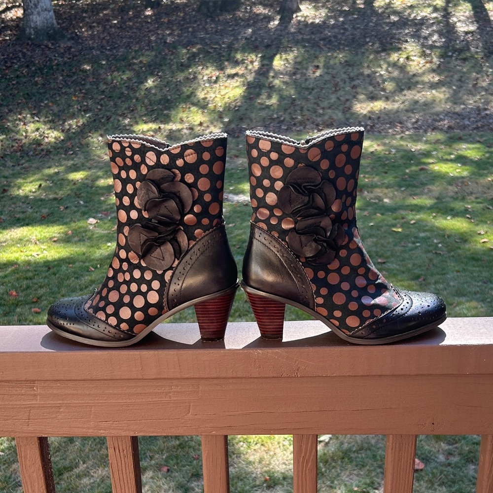 Chic Polka Dot Heeled Boots